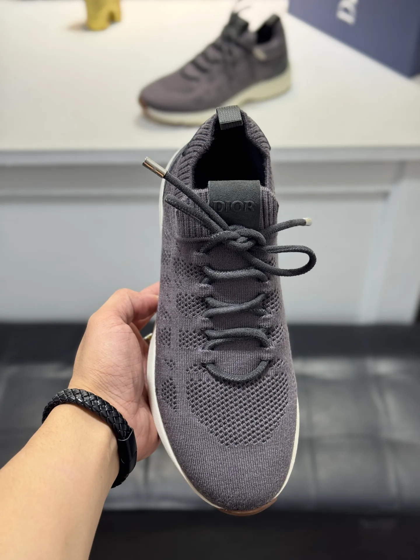 Men's shoes💰400【New style】🎠🎠Dior🔍Top purchasing agent🇮🇹 Di The new super-popular sneakers from the popular sneakers are synchronized with the new counters. The uppers are made of flying woven fabrics, and the logo logo on the tongue is perfectly reproduced with complex craftsmanship that is a must-have for fashionistas. The soles: the original soles are specially provided by the original factory, and the exclusive molded soles are super comfortable. The original factory orders, 🔍🔍multiple colors are available, you can go in and out of the counter at will, welcome to compare, a must-have for fashionable men. Code number: 38-44 (45 customized